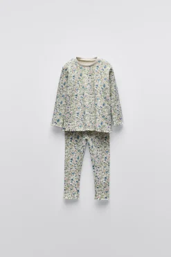 2-6 AÑOS/ PIJAMA FLORECITAS