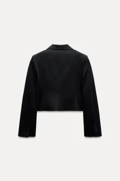 BLAZER ENTALLADA CORTA