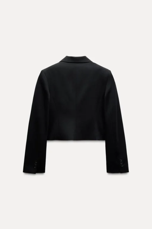 BLAZER ENTALLADA CORTA