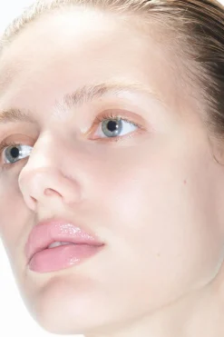 BÁLSAMO CON COLOR PARA LABIOS SPF30