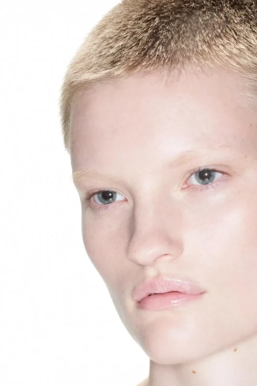 BÁLSAMO CON COLOR PARA LABIOS SPF30