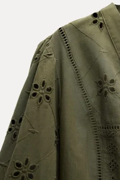 BLUSA BORDADOS PERFORADOS
