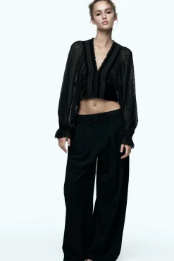 BLUSA CROP COMBINADA PLUMETI