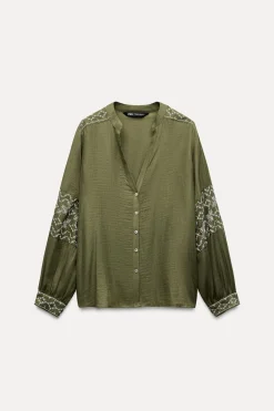 BLUSA MANGAS BORDADOS