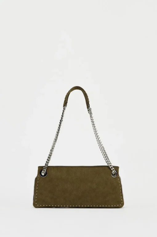 BOLSO ALARGADO TACHAS