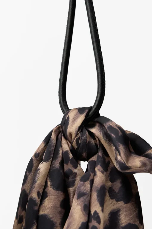 BOLSO EFECTO SATINADO ESTAMPADO ANIMAL