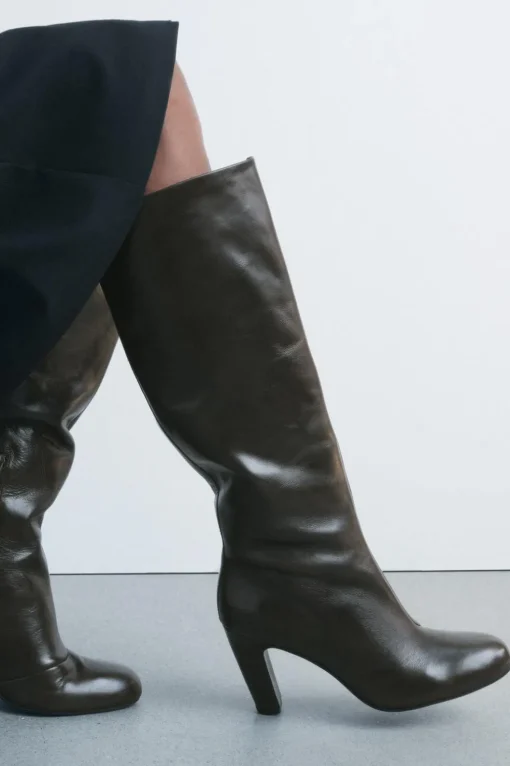 BOTA CAÑA ANCHA PIEL
