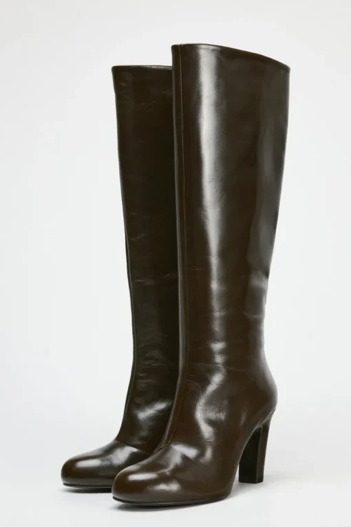 BOTA CAÑA ANCHA PIEL