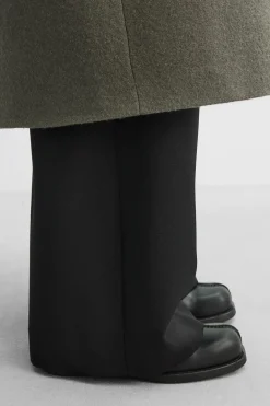 BOTA CHELSEA PIEL X NANUSHKA