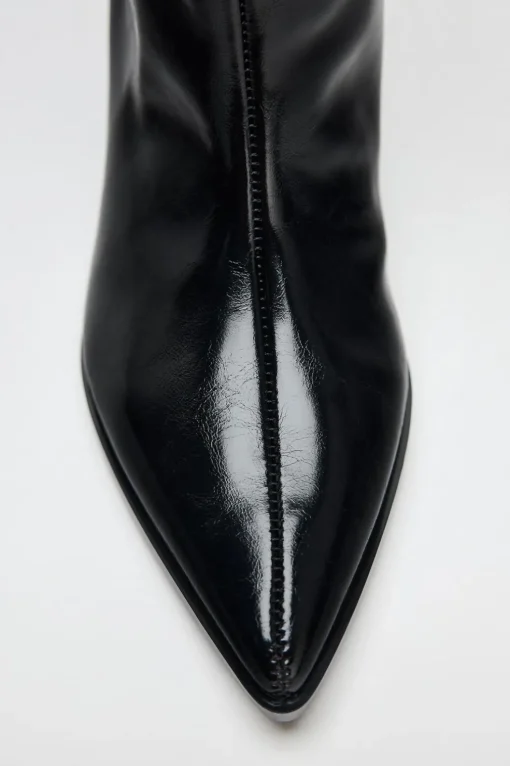 BOTA KITTEN