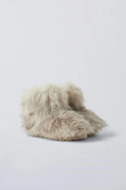 BOTA PELO