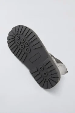 BOTA PICADOS PIEL