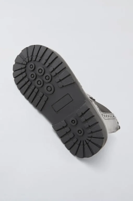 BOTA PICADOS PIEL