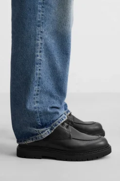 BOTA PIEL CORDONES