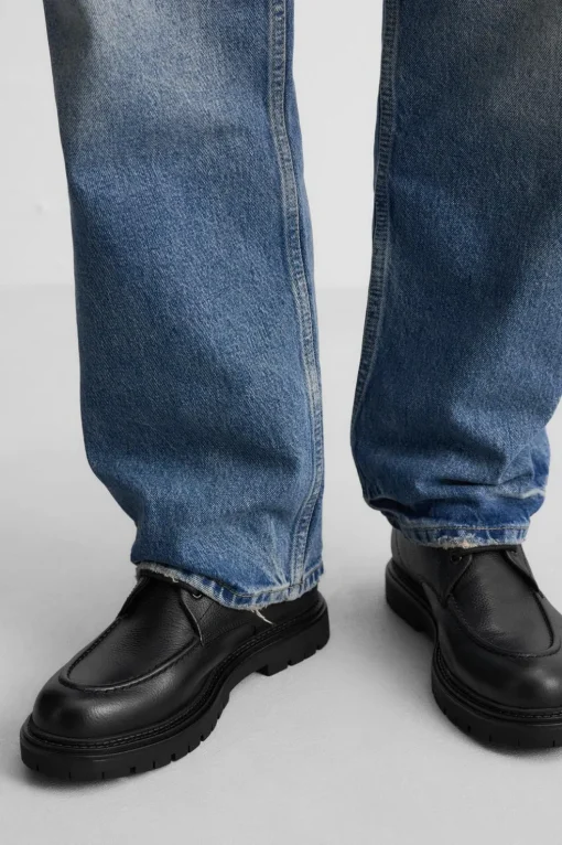 BOTA PIEL CORDONES