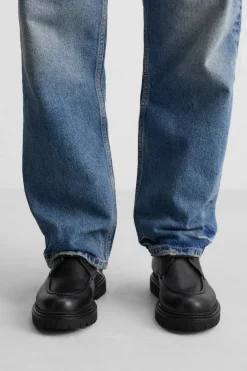 BOTA PIEL CORDONES