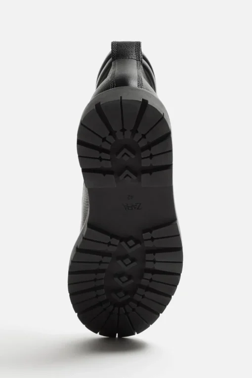 BOTA PIEL CORDONES