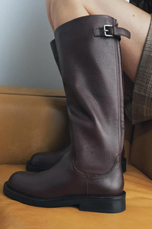 BOTA PLANA HEBILLA PIEL