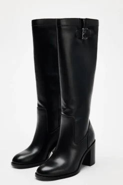 BOTA TACÓN HEBILLA