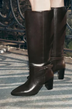 BOTA TACÓN HEBILLA PIEL