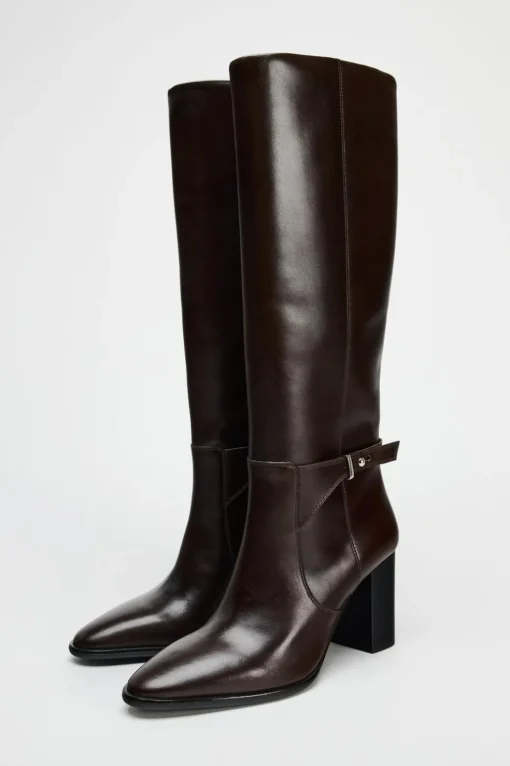 BOTA TACÓN HEBILLA PIEL