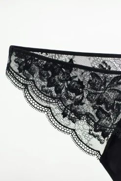 BRAGUITA ENCAJE BORDADOS
