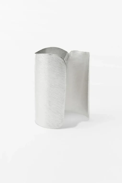BRAZALETE METÁLICO
