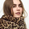 BUFANDA EFECTO PELO ESTAMPADO ANIMAL