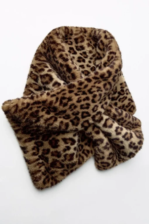 BUFANDA EFECTO PELO ESTAMPADO ANIMAL