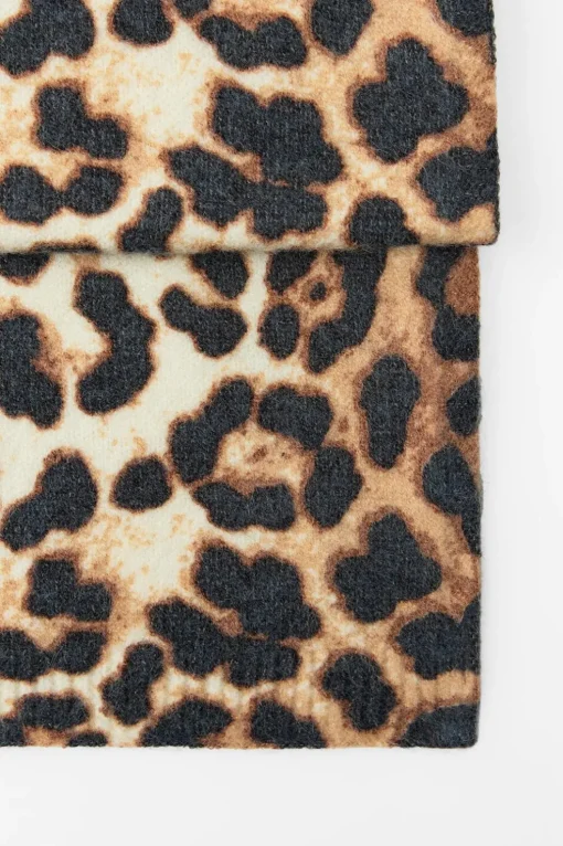 BUFANDA PUNTO FINO ESTAMPADO ANIMAL