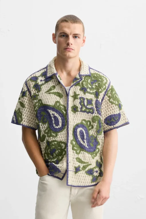 CAMISA CROCHET BORDADOS CONTRASTE