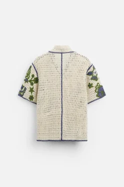 CAMISA CROCHET BORDADOS CONTRASTE