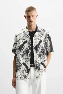 CAMISA ELÁSTICA ESTAMPADO HOJAS