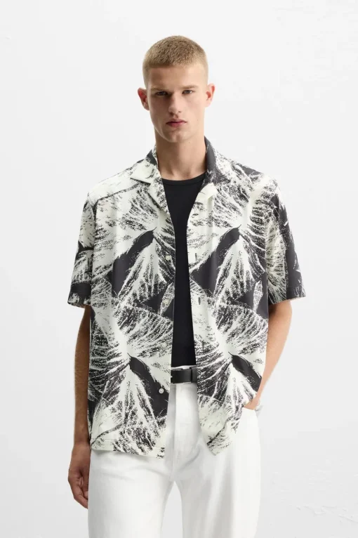 CAMISA ELÁSTICA ESTAMPADO HOJAS