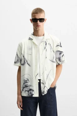 CAMISA ELÁSTICA ESTAMPADO ABSTRACTO