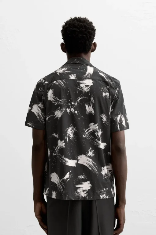CAMISA ELÁSTICA ESTAMPADO ABSTRACTO
