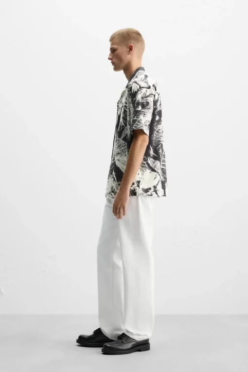CAMISA ELÁSTICA ESTAMPADO HOJAS