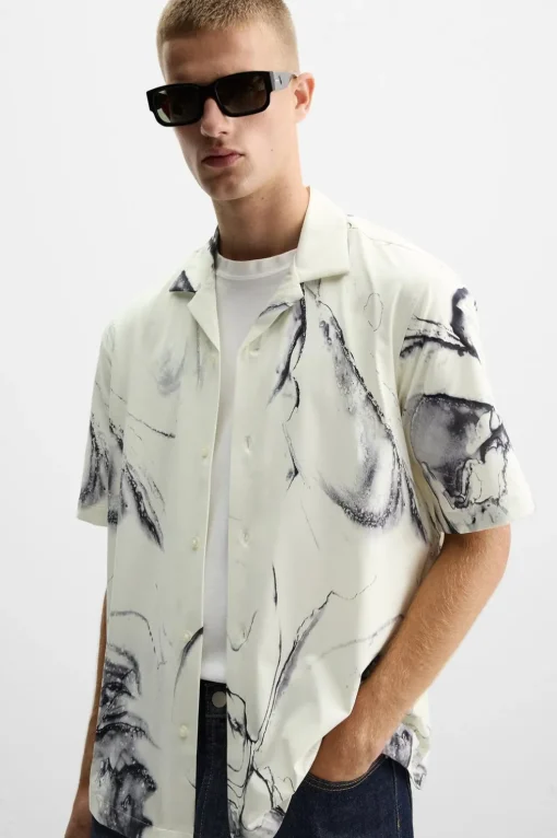 CAMISA ELÁSTICA ESTAMPADO ABSTRACTO