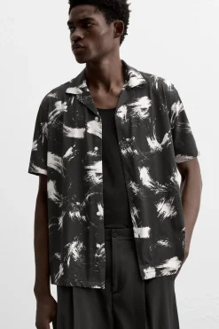 CAMISA ELÁSTICA ESTAMPADO ABSTRACTO