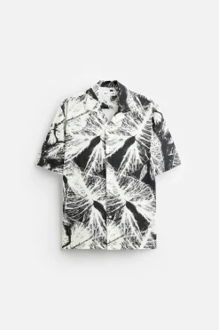 CAMISA ELÁSTICA ESTAMPADO HOJAS