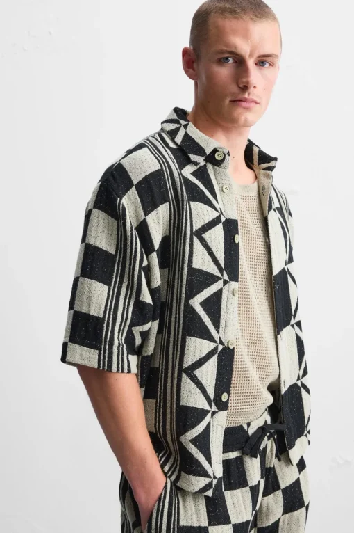CAMISA JACQUARD GEOMETRICO