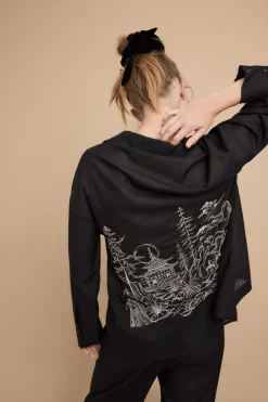 CAMISA OVERSIZE BORDADO ESPALDA