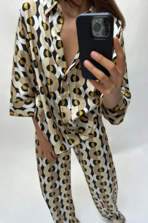 CAMISA OVERSIZE ESTAMPADO GEOMÉTRICO