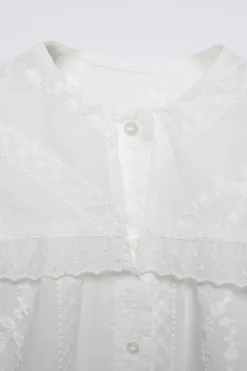 CAMISA ROMÁNTICA BORDADOS
