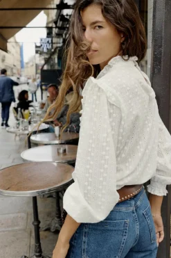 CAMISA ROMÁNTICA BORDADOS PERFORADOS