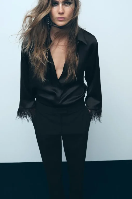 CAMISA SATINADA PLUMAS
