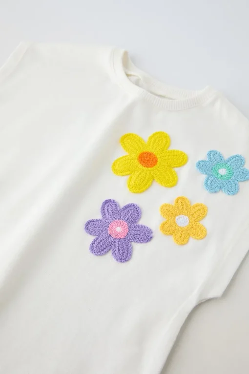 CAMISETA APLIQUE FLORES