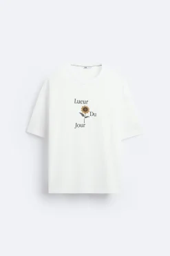 CAMISETA BORDADO CONTRASTE