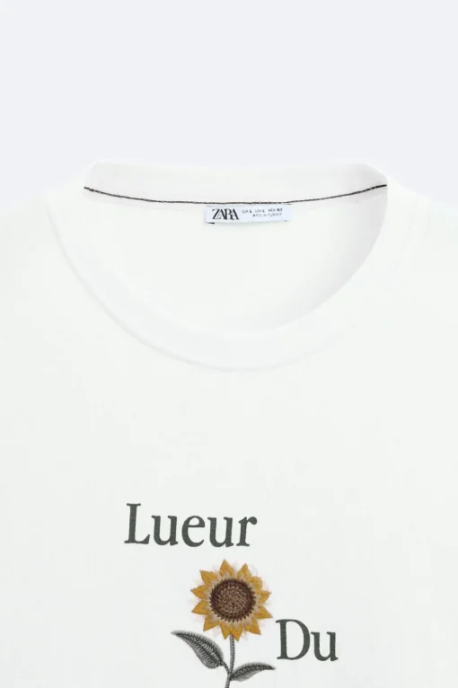 CAMISETA BORDADO CONTRASTE