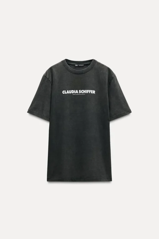 CAMISETA CLAUDIA SCHIFFER LAVADA - PHOTO BY HANS FEURER LICENSED BY TRUNK ARCHIVE